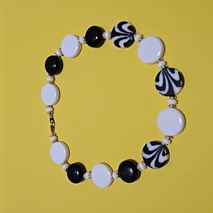 Vintage Black & White 9 inch Necklace
